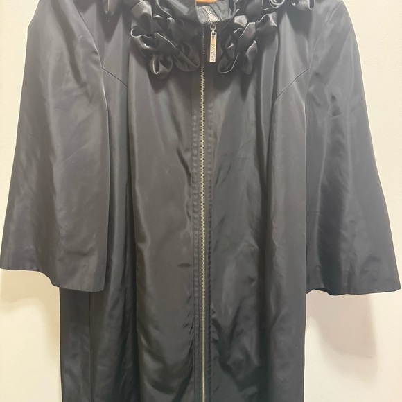 Kenzie Black Bell 3/4 Sleeve Full Zip Ruffle Floral Collar Size Large - Picture 6 of 12